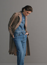 Load and play video in Gallery viewer, Riani Authentic Denim Jeans