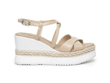 Load image into Gallery viewer, NeroGiardini E410560D in Beige