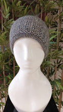 Load image into Gallery viewer, Eisabär Knitted Bobble Hat in Grey
