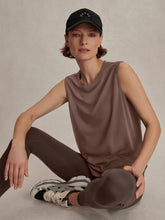 Load image into Gallery viewer, Varley Nolan Seamless Longline Tank in Coffee Quartz
