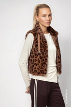 Load image into Gallery viewer, Monari Faux fur vest in Leopard Print
