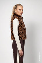 Load image into Gallery viewer, Monari Faux fur vest in Leopard Print
