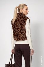 Load image into Gallery viewer, Monari Faux fur vest in Leopard Print
