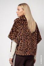 Load image into Gallery viewer, Monari Faux fur jacket with leopard print
