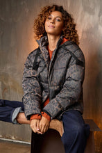Load image into Gallery viewer, Monari Quilted Jacket with Leopard Pattern

