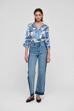 Load image into Gallery viewer, Dea Kudibal DanittaDEA Blouse in Blossoming

