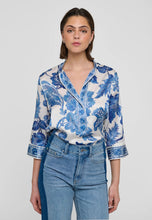 Load image into Gallery viewer, Dea Kudibal DanittaDEA Blouse in Blossoming
