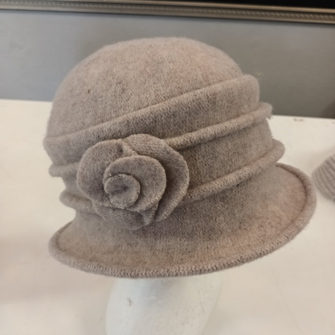 SEEBERGER boiled wool cloche with small flower in sand