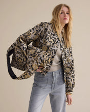 Load image into Gallery viewer, Summum Fancy Boxy Jacket in Black
