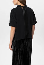 Load image into Gallery viewer, Luisa Cerano Blouse with Balloon Sleeves in Black
