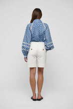 Load image into Gallery viewer, Dea Kudibal NitaDEA NS Blouse in Herberia Ocean
