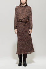 Load image into Gallery viewer, Luisa Cerano Blouse with Animal Print
