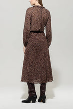 Load image into Gallery viewer, Luisa Cerano Blouse with Animal Print
