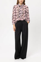 Load image into Gallery viewer, Luisa Cerano Shirt Blouse with a Retro Print
