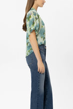 Load image into Gallery viewer, Luisa Cerano Ramie Blouse with Flower Print
