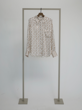 Load image into Gallery viewer, Herzen&#39;s H Print Blouse 6158 in Taupe/ White

