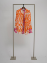 Load image into Gallery viewer, Herzen&#39;s Print Blouse 6195 in Orange
