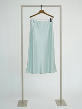 Load image into Gallery viewer, Herzen Skirt 6512
