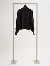 Load image into Gallery viewer, Herzen Jumper in Fondente
