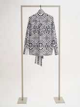 Load image into Gallery viewer, Herzen Blouse in Schiefer Superwhite
