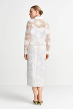 Load image into Gallery viewer, Rich &amp; Royal Flower Blouse in White
