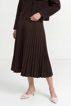 Load image into Gallery viewer, Rich &amp; Royal Pleated Midi Skirt in Chocolate Torte
