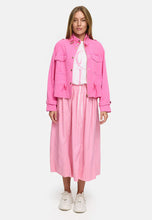 Load image into Gallery viewer, Catnoir Kurzjacke in Garment Dye in Pink
