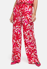 Load image into Gallery viewer, Catnoir Wide-Leg Trousers in Pink
