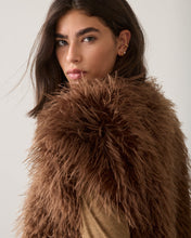 Load image into Gallery viewer, Summum Faux Fur Gilet
