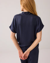 Load image into Gallery viewer, Summum Shiny V-Neck Top
