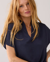 Load image into Gallery viewer, Summum Shiny V-Neck Top
