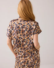 Load image into Gallery viewer, Summum V-Neck Top with Panther Print
