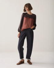 Load image into Gallery viewer, Summum Two-Tone Top with Lace
