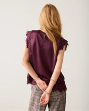 Load image into Gallery viewer, Summum Sleeveless Top with Lace
