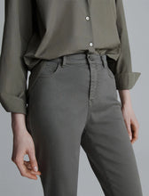 Load image into Gallery viewer, Marella Artemio Jeans in Olive
