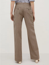 Load image into Gallery viewer, Marella Clarion Trousers in Brown
