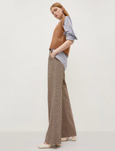 Load image into Gallery viewer, Marella Clarion Trousers in Brown
