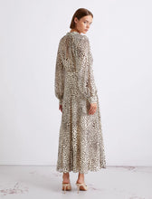 Load image into Gallery viewer, Marella Mastro Dress in Cream
