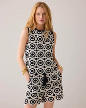 Load image into Gallery viewer, Summum Crocheted Boxy Top
