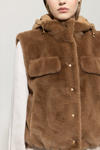 Luisa Cerano Vest in Fur Look