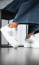 Load image into Gallery viewer, Kennel &amp; Schmenger Zap Trainers in White
