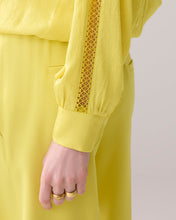 Load image into Gallery viewer, Summum Mimosa Batsleeve Silky Top
