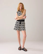 Load image into Gallery viewer, Summum Crocheted Shorts
