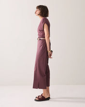 Load image into Gallery viewer, Summum 7/8 Length Trouser with Slit in Deep Fig
