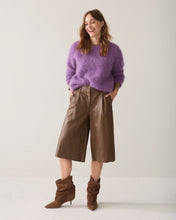 Load image into Gallery viewer, Summum Faux Leather Bermuda Shorts
