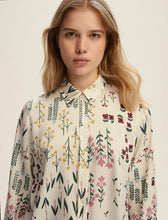 Load image into Gallery viewer, Emme Biagio Blouse in Wool White
