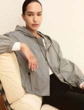 Load image into Gallery viewer, Emme Zamia short Tafetta Jkt
