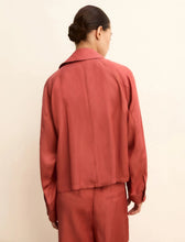 Load image into Gallery viewer, Emme Bata1 Twill Jkt in Cherry
