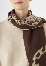 Load image into Gallery viewer, Codello Soft Scarf with Large Tiger Motif in Brown

