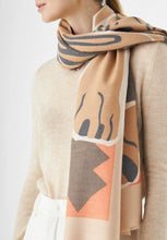 Load image into Gallery viewer, Codello Soft Scarf with Large Tiger Motif in Beige
